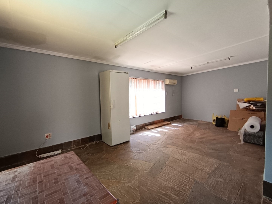 5 Bedroom Property for Sale in Hospitaalpark Free State